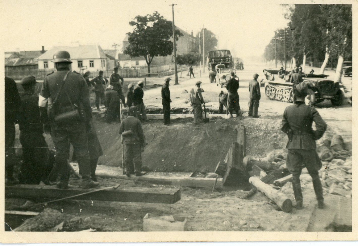 Russland Panzerspähwagen Panzer Kämpfe Artilleri