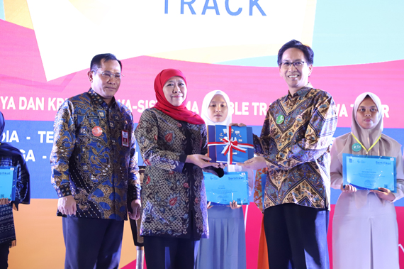 Cipta Lapangan Kerja di Jatim Lewat SMA/MA Double Track, Gubernur Khofifah Gandeng DUDI dan Perguruan Tinggi