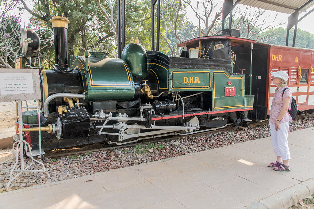 Rares et vieux trains - Page 2 Darjeeling-Himalayan-Railway-777-Sharp-Stewart-3517-of-1889-Delhi-Railway-Museum