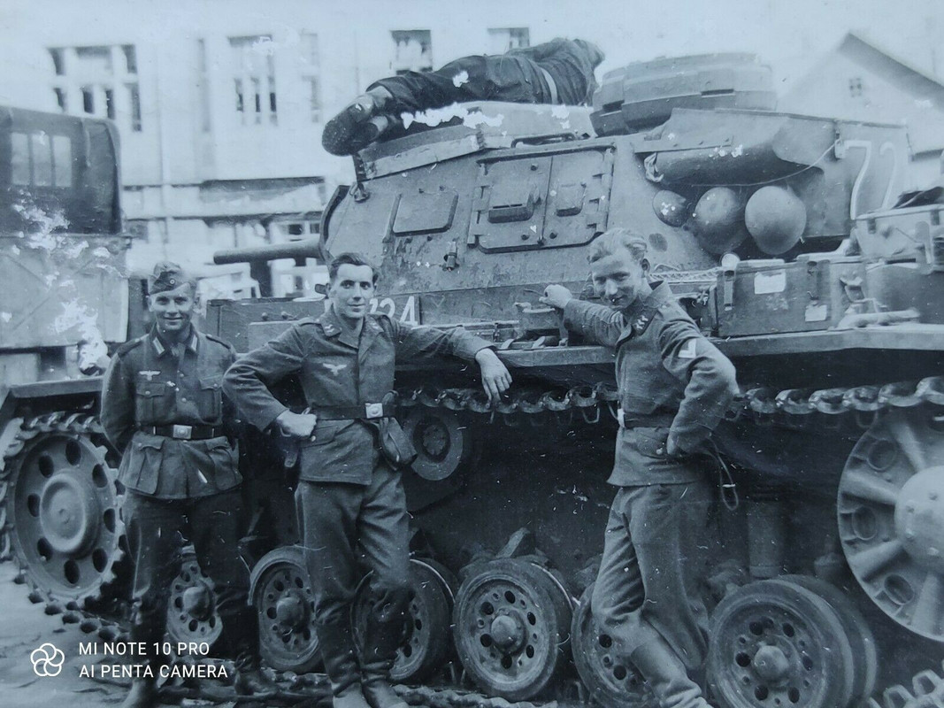 Pz.III Kampfpause Smolensk Russland 1941 (2)