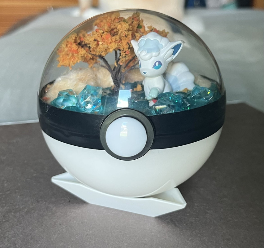 Vulpix Pokeball Terrarium
