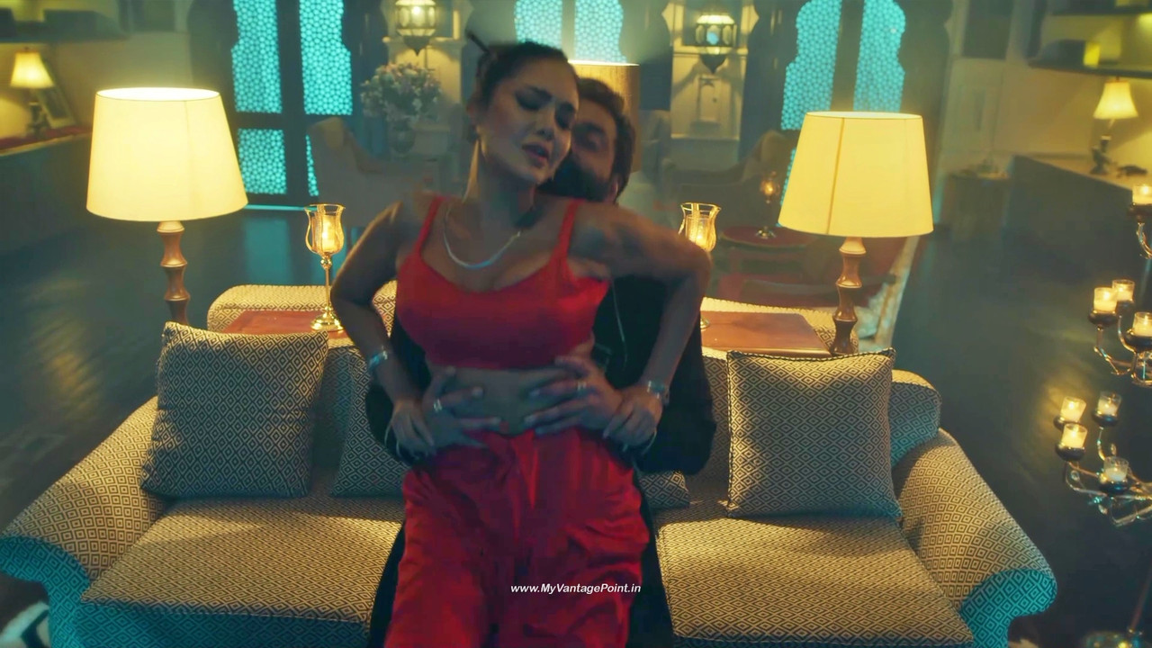 93Esha Gupta Hot in Aashram Web Series