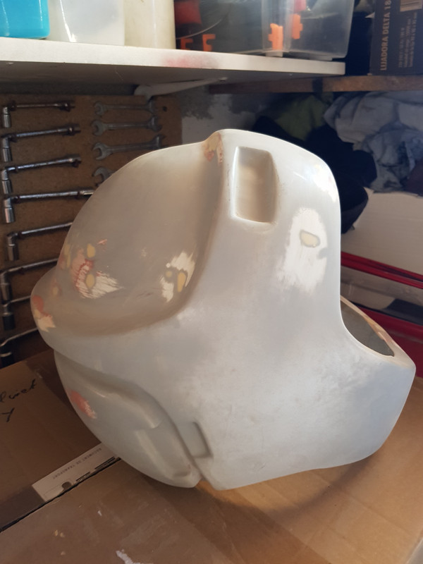 PEINTURE ET RENOVATION CASQUE  013