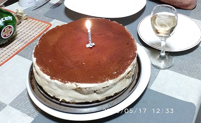 https://i.postimg.cc/Vsjvp0Q3/tiramisutorta-feri72-2025.jpg