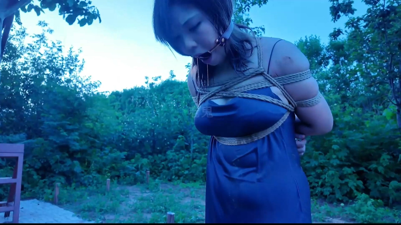 一绳所爱 老鬼定制雯雯野外闷热炼狱下.mp4_20250727_132925.399