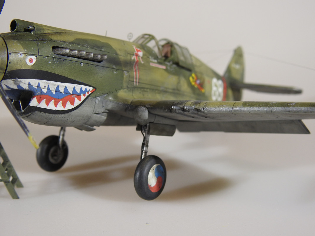 Curtiss P-40C Hawk, Bronco 1/48 –Klar DSCN2265