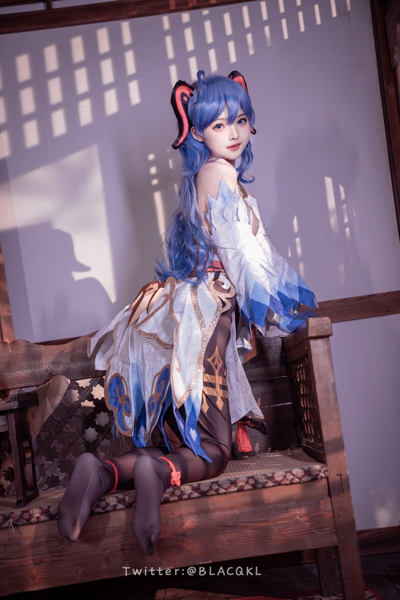 白莉爱吃巧克力 甘雨 Cosplay 高清写真【90P｜465.5MB】