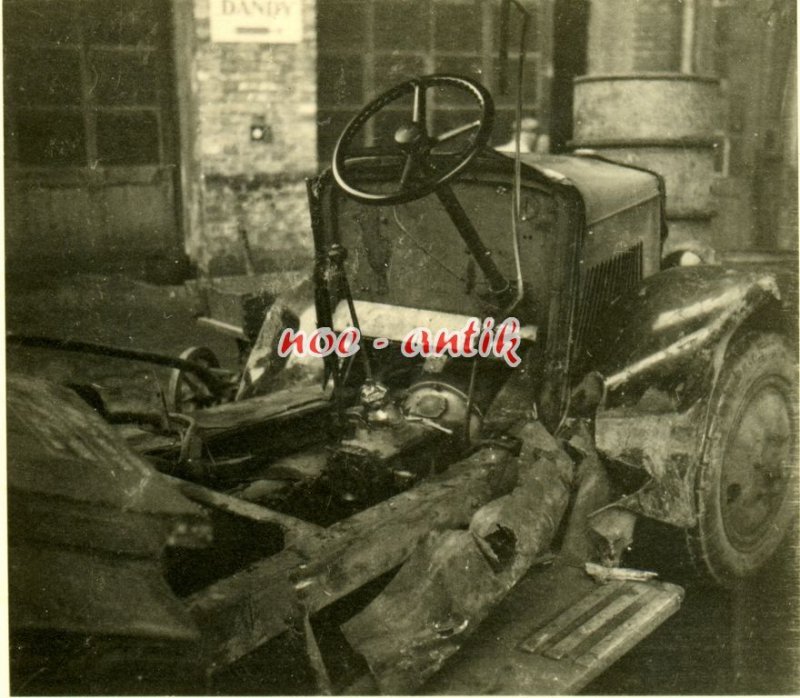 Foto Wien Lieferwagen Habsburg Wäscherei ausgebr