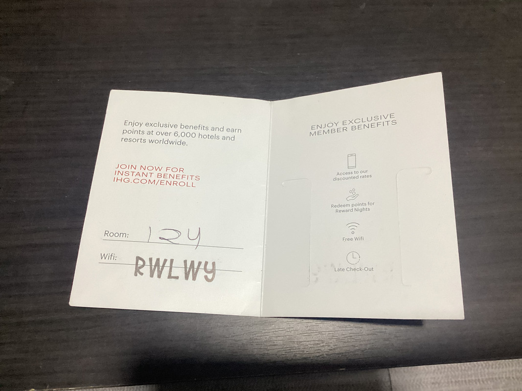 81228804-B370-4F0F-81B8-675DC9E4D536