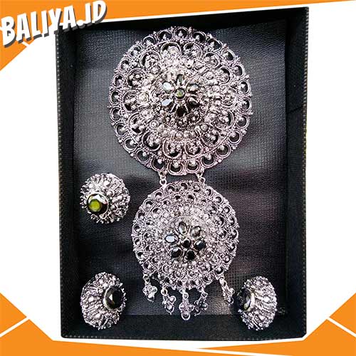 Bros Kebaya Bali Baliya.id