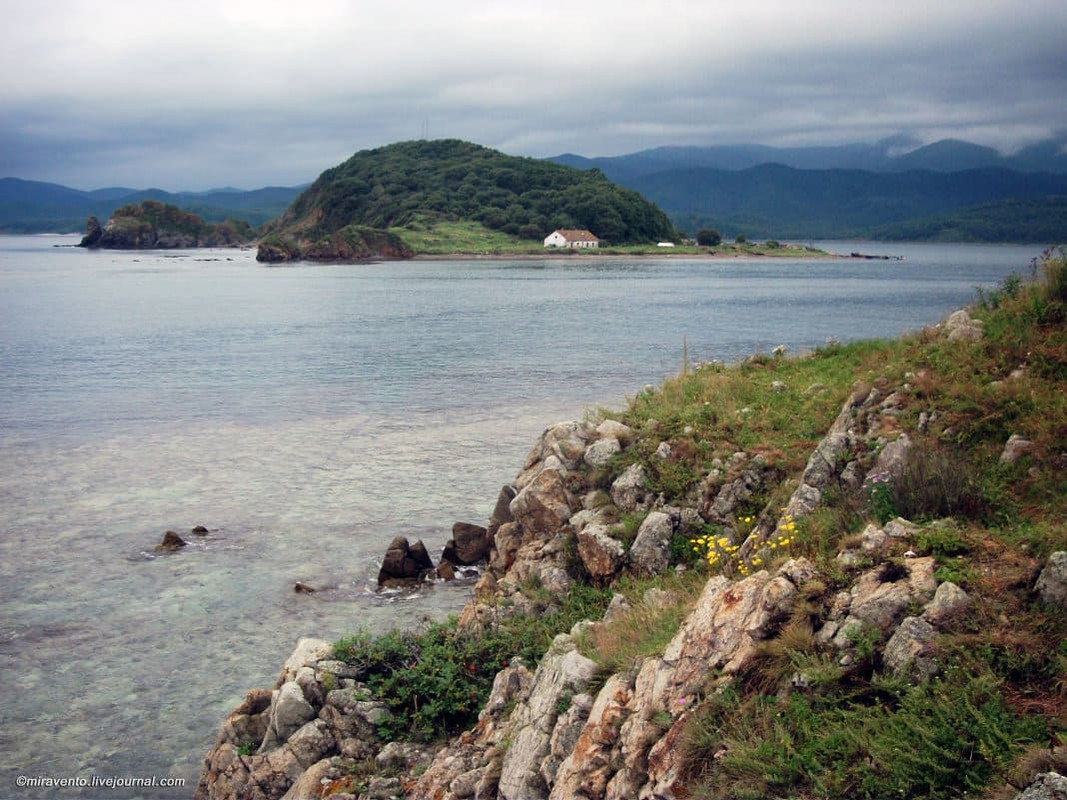 Преображение море. Бухта тасовая преображение. Путешествие на дальний восток. Поселок преображение лазовский район вулкан. Поселок преображение приморский край.