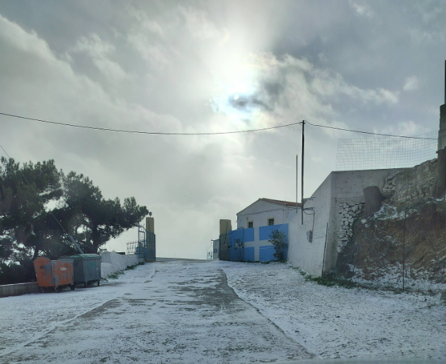 ΧΙΟΝΙΣΕ ΣΤΗ ΧΙΟ (ΦΩΤΟ)