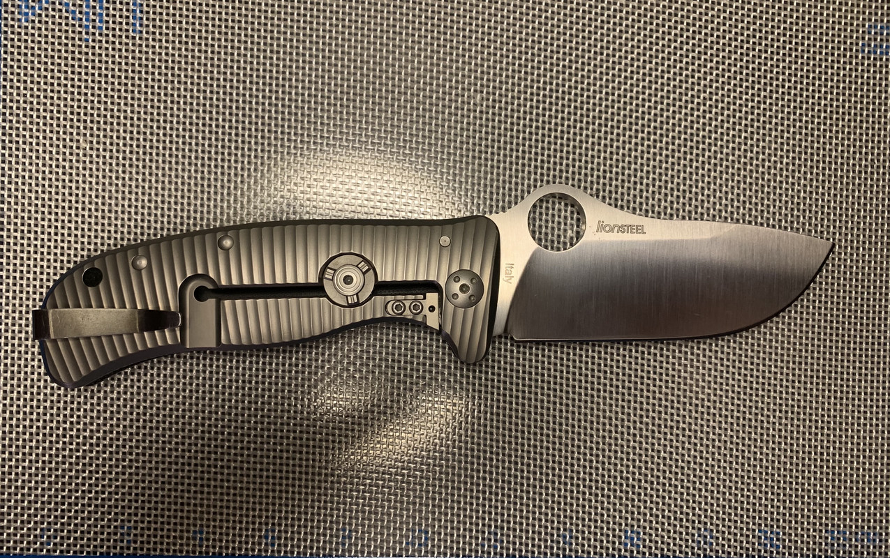 A6F4D8D8-5B83-47A1-BD8B-2A382C334BA5