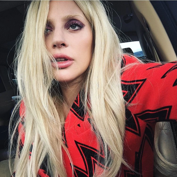 11-25-15-Instagram-002.webp