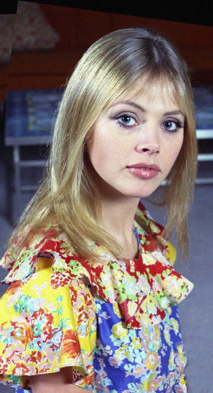 Britt_Ekland_mc09