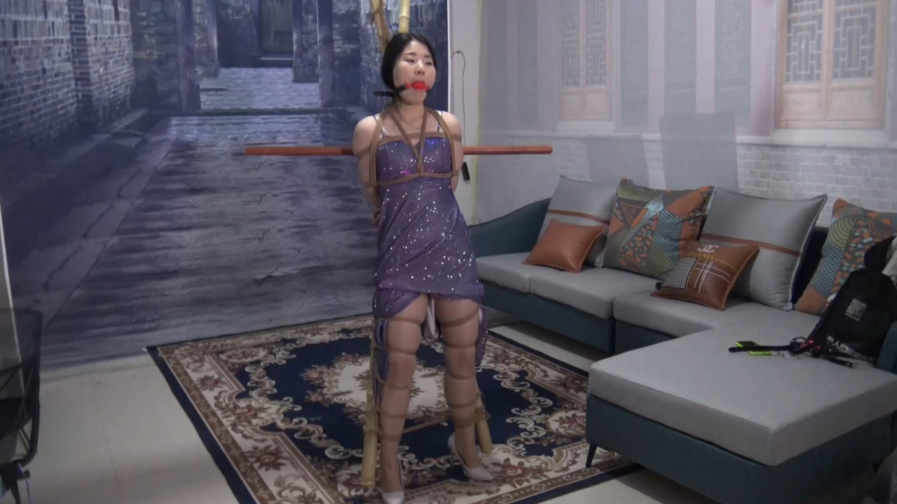 胜景影视 竹竿固定紧缚女M.mp4_20220423_185229.671