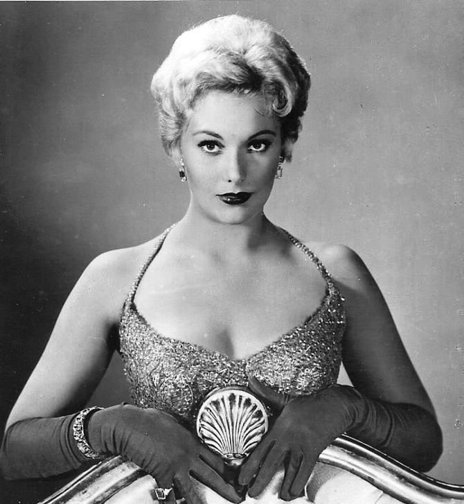 kim_novak_360