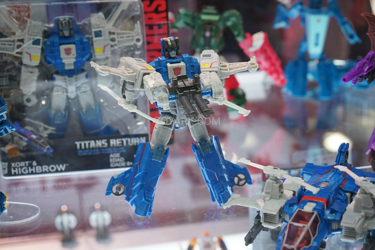 SDCC2016-Transformers-Titans-Return-027