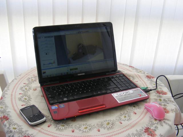 red-laptop.jpg
