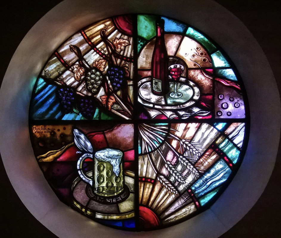 multi-stained-window-dis1.jpg