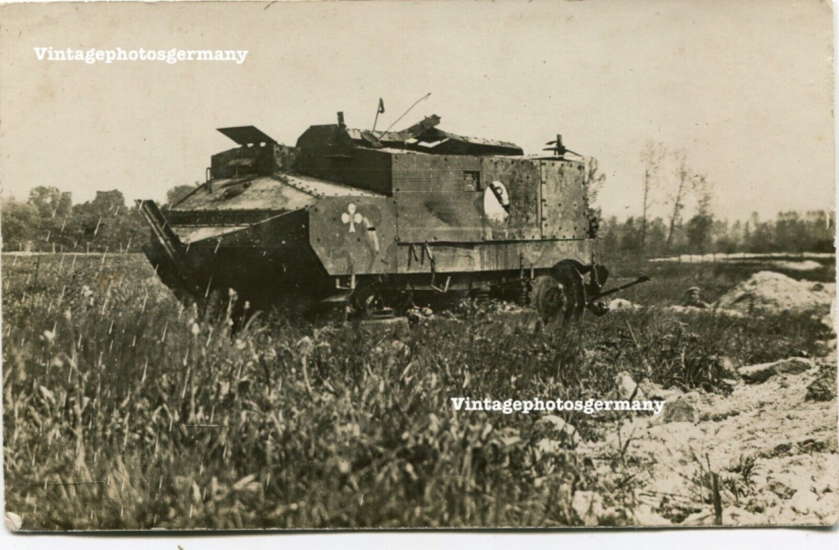 D3589 Foto WK1 Frankreich französischer Panzer Tank