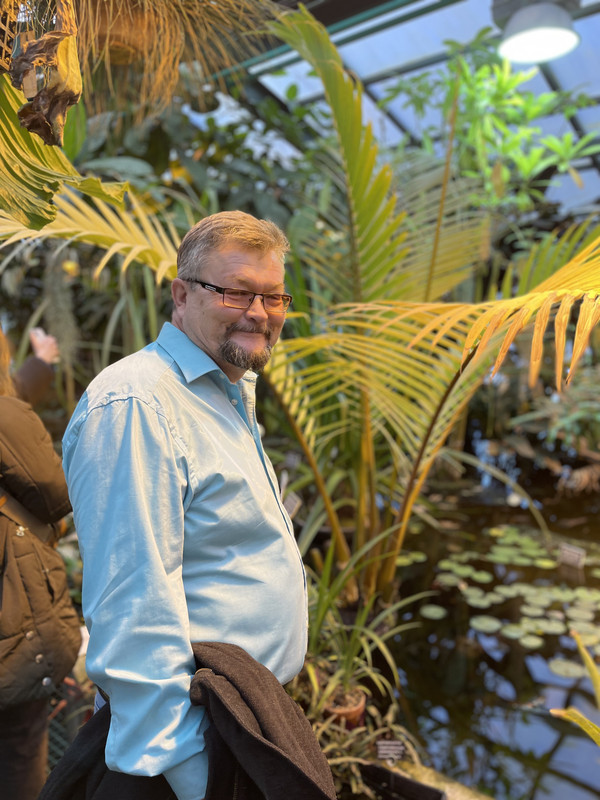 9CB78318-6D4D-44C8-BA71-F0AF63489527