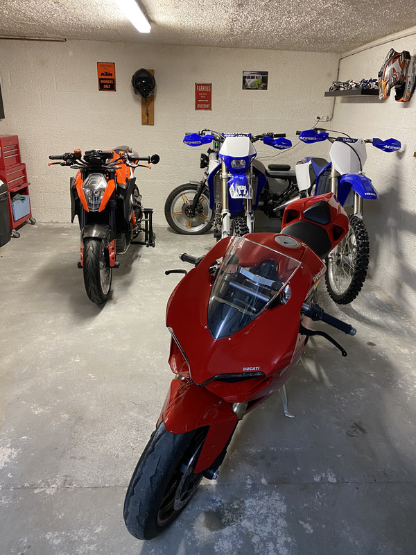 AE648D82-5314-40C5-8CE7-E2ED130CB7F2