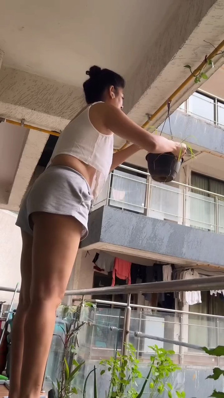 kenzasundul sexy cleavage in a deep white blouse.mp4_snapshot_00.09.647