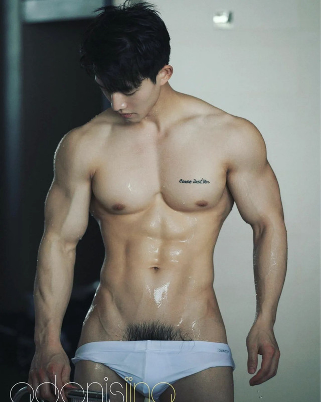 Photo by 幼儿园的c老师 on October 31, 2023. May be an image of 1 person, body building and text.