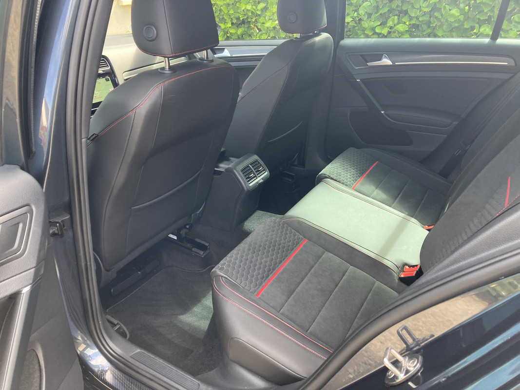 EA7E0607-4315-428B-AACD-C85F468198D2