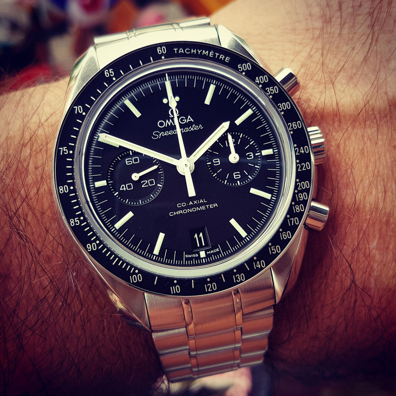 Omega Speedmaster Moonwatch Co-Axial Chronograph 44.25 mm Cal. 9300 (1)