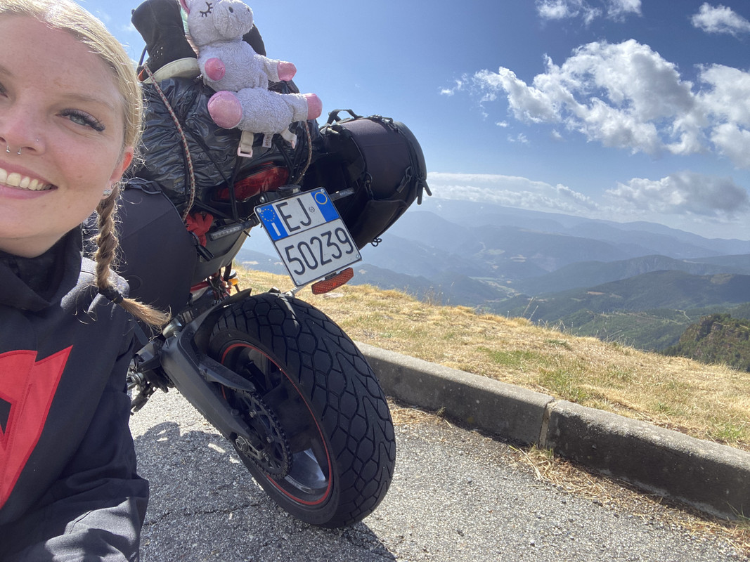 9BACEBAD-0666-41C3-91AF-31DB3DF60999