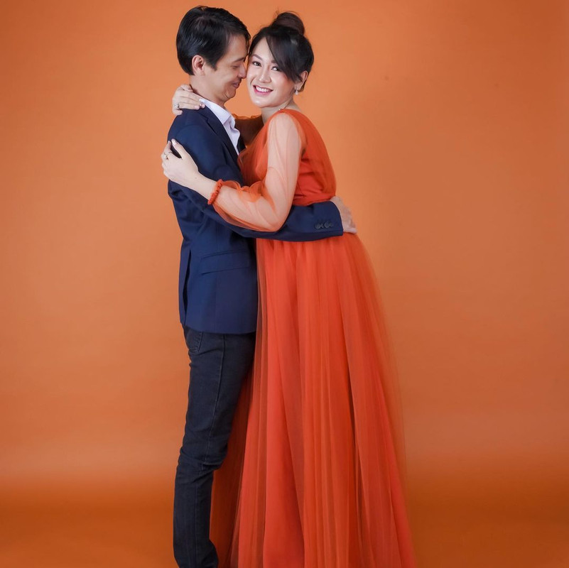 Rizuka Amor membagikan foto kehamilan pertamanya bersama sang suami Handiyana.