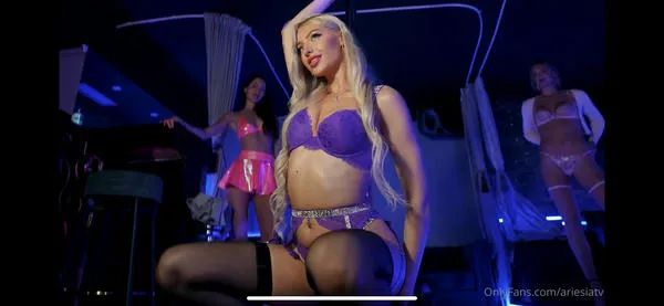 Alexandra Marianna And Friends Gets Banged In A Strip Club