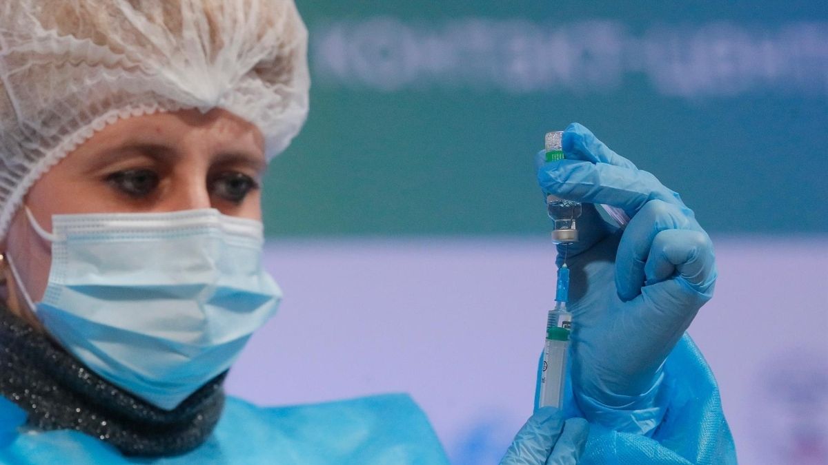 Vaccino Novavax: ecco come si differenzia dagli altri quattro vaccini covid approvati