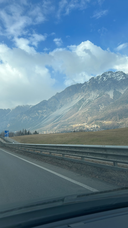 9489B392-48A3-495E-874D-FBFEC6B7F214