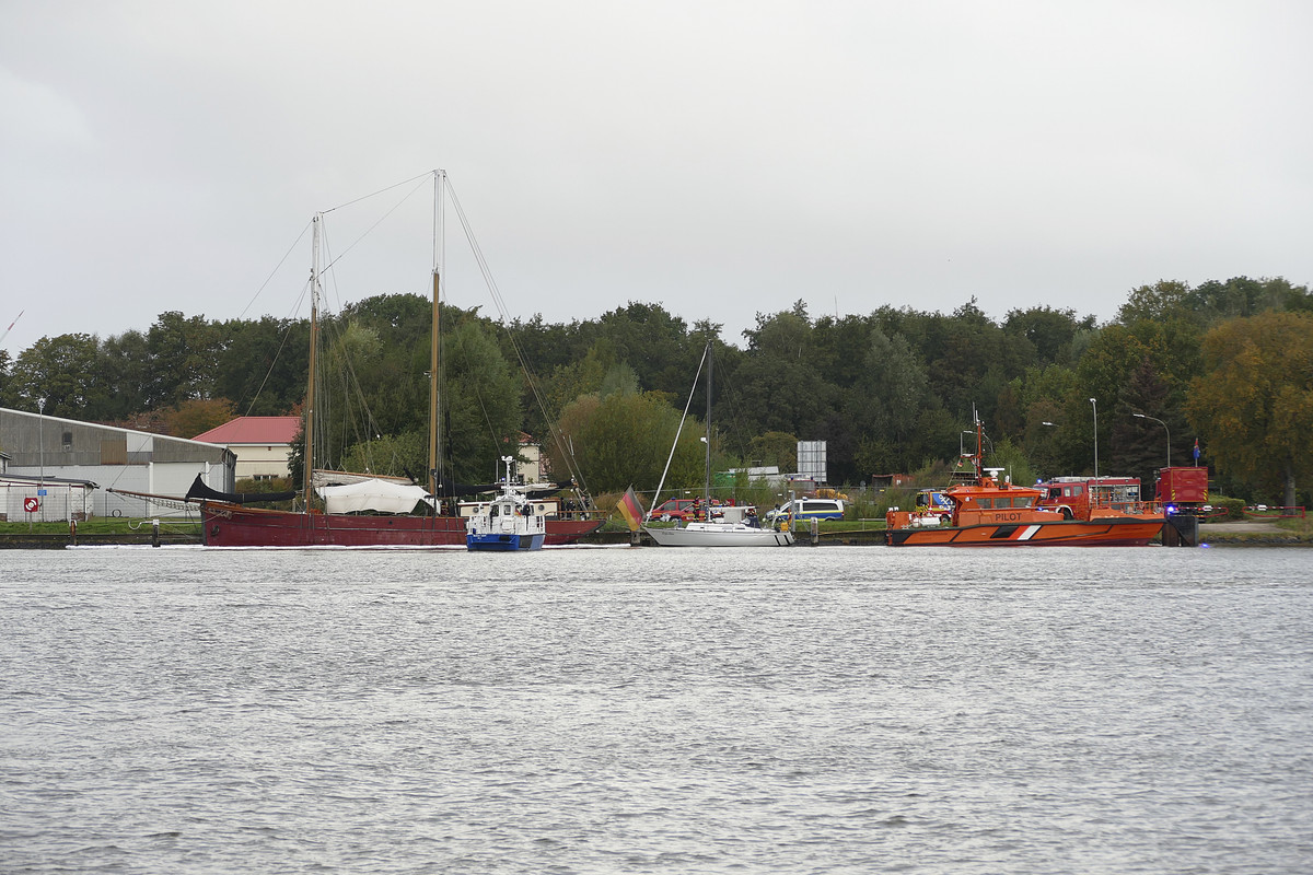 Ölunfall bei der Ethel von Brixham in Brunsbüttel im NOK (OK-061025-1)