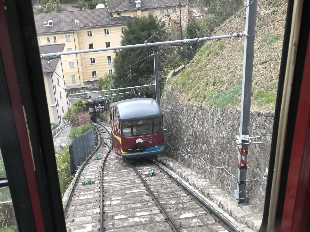 CA5B87FE-F590-4EDE-A14C-57E3E90954E9