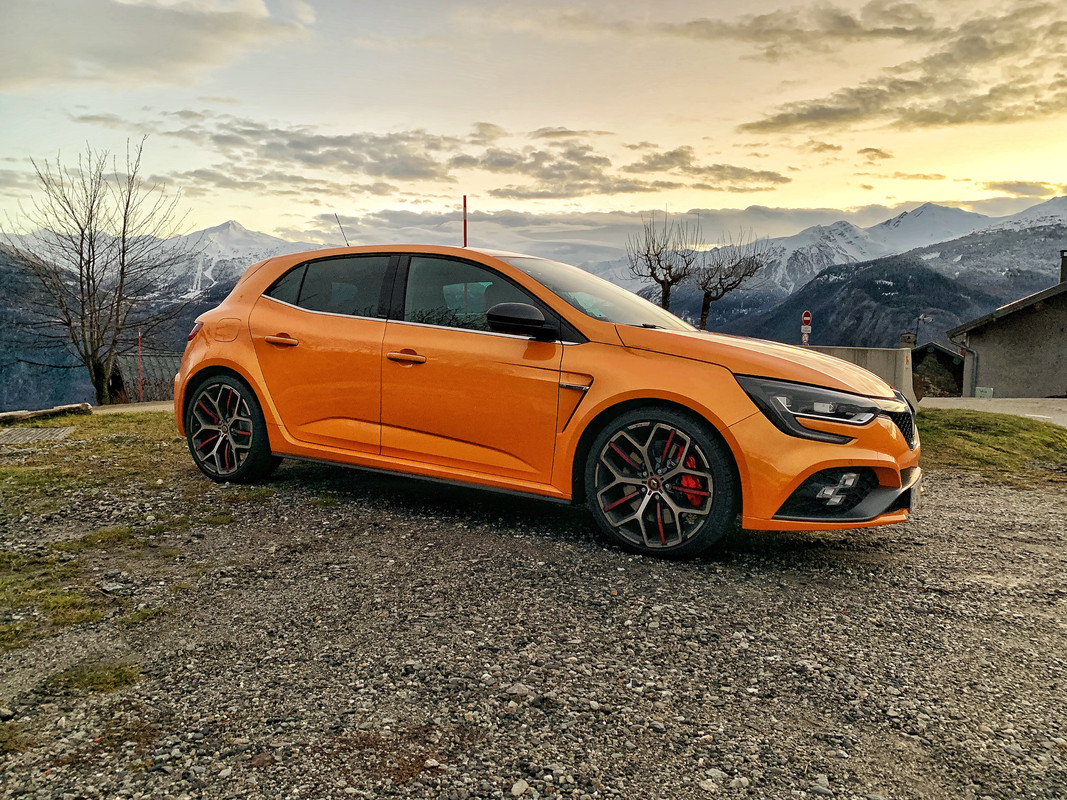 0C5A9930-9813-494D-B0DB-A76018037799