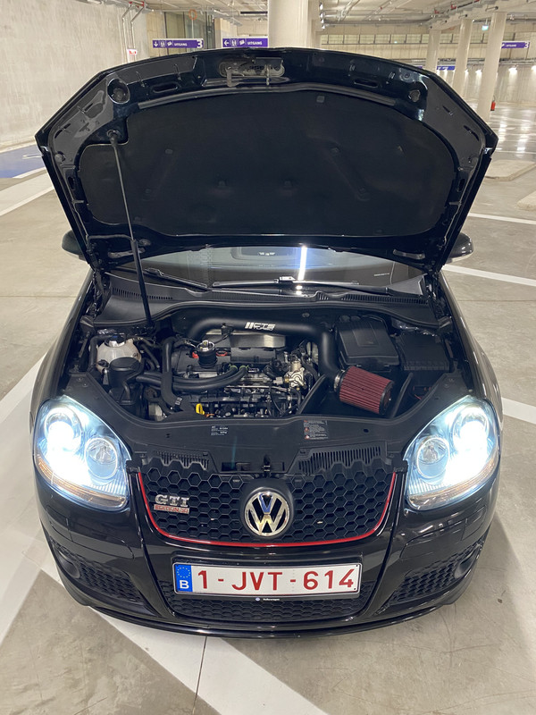 14EC49A0-0DB9-4A73-8AA5-3BE3D1848B32