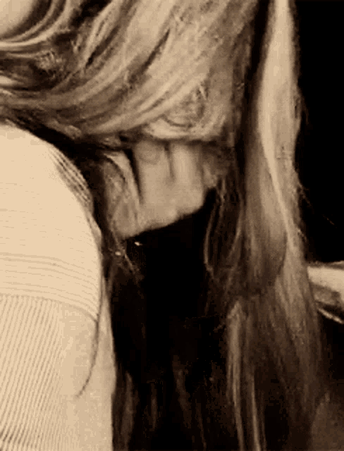 kiss-hair.gif