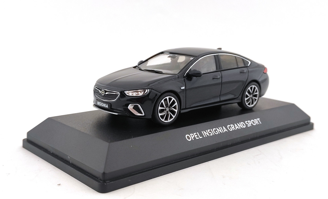 Opel Insignia Grand Sport 2019 dark blue iScale (1)
