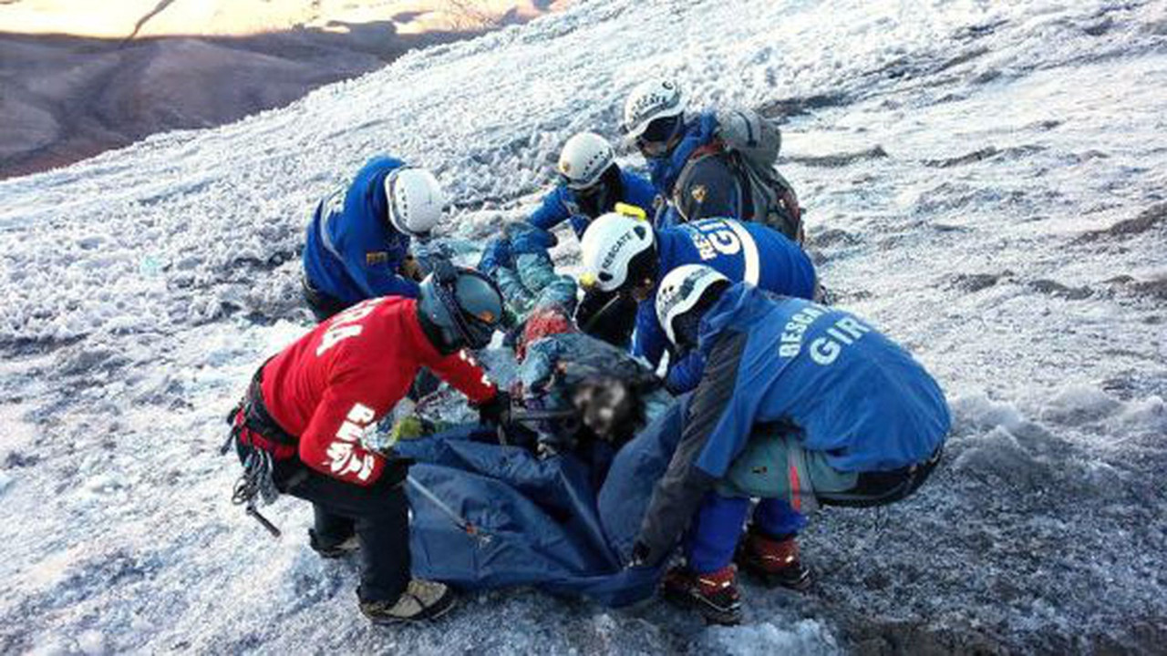 3 montañistas son buscados en el derrumbre del volcán Chimborazo