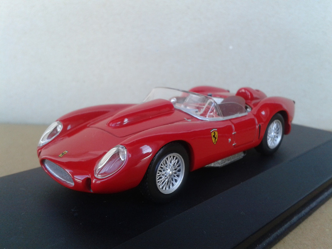 1958 Ferrari 250 TR 58 (Ixo - nº 6 Ferrari RBA) (2)