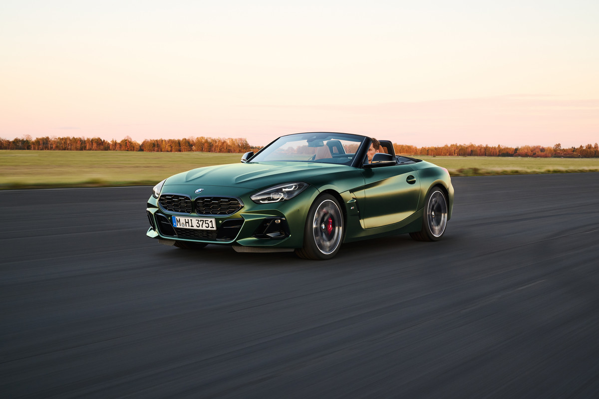 P90535761_highRes_the-bmw-z4-m40i-with