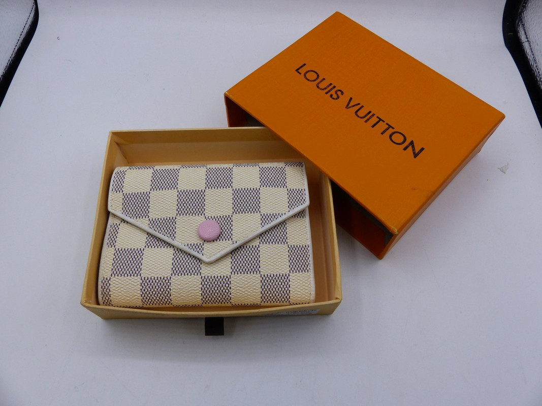 Louis Vuitton Portefeuille Victorine Folding Wallets