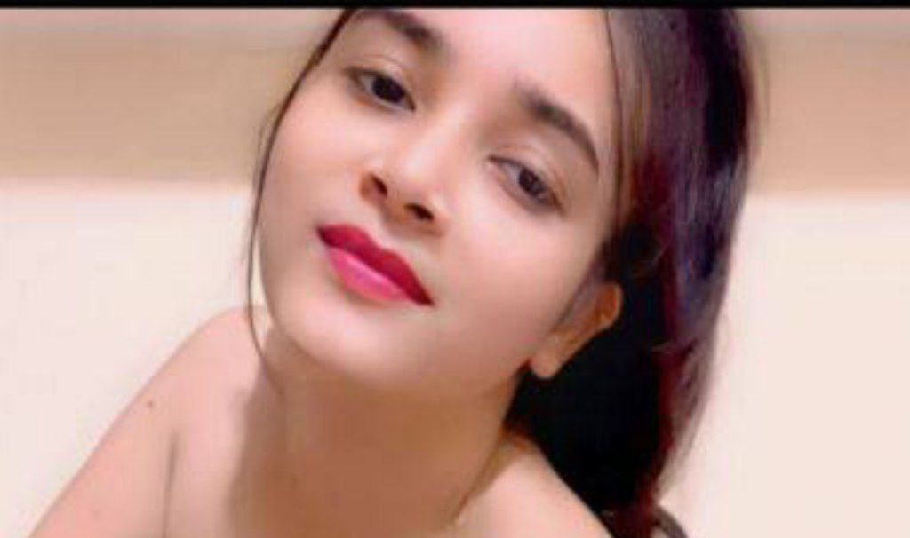 Hot indian girl primium show live stripping showing her boob exclusive viral video