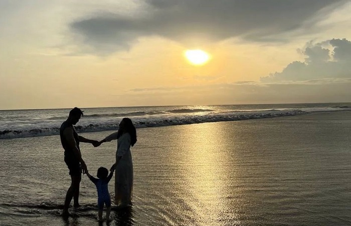 Momen liburan Asmirandah dan Jonas Rivano di Bali.