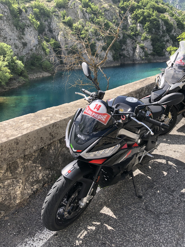 C7599F12-CDC7-45A1-87E4-C018F4165A61