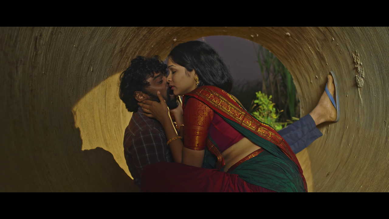 [Image: vlcsnap-2025-10-03-22h00m29s526.png]